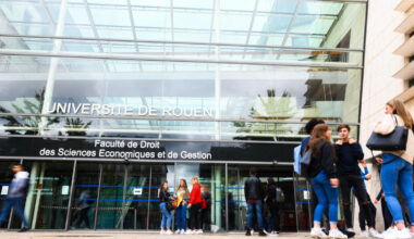 L’étudiante en droit handicapée qui avait été recalée par l’université de Rouen se fait étriller par le juge