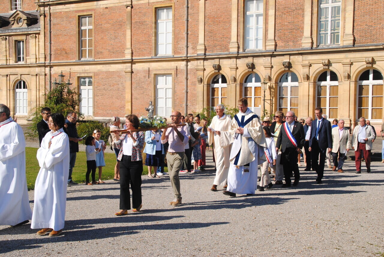 la Vierge du Vœu a été portée en procession