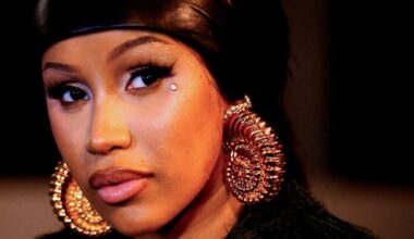 La rappeuse Cardi B acquittée à son procès pour agression