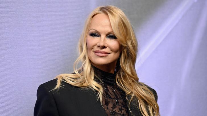 Pamela Anderson est au casting du film « Y a-t-il un flic pour sauver le monde ? ». 