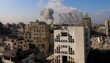 Donald Trump promet « quelque chose de spécial » dans les négociations pour la paix ; au moins 18 personnes tuées par l’armée israélienne depuis l’aube à Gaza, selon des sources médicales palestiniennes