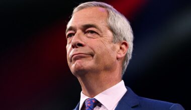 la dernière attaque de Nigel Farage contre les étrangers fait polémique au Royaume-Uni