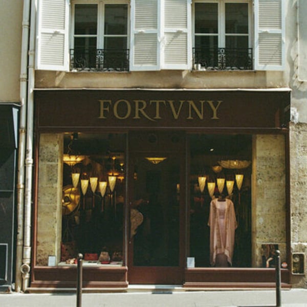 Fortuny ouvre une nouvelle boutique à Paris