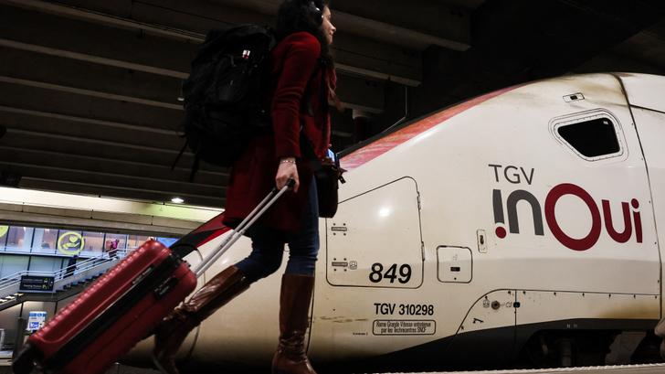 Miloud Lahmar, un jeune étudiant en droit de 21 ans, a retrouvé et pu prévenir un dénommé Sylvain que son entreprise souhaitait le licencier pour faute grave après avoir lu et entendu des discussions confidentielles dans son TGV. (Photo d’illustration)