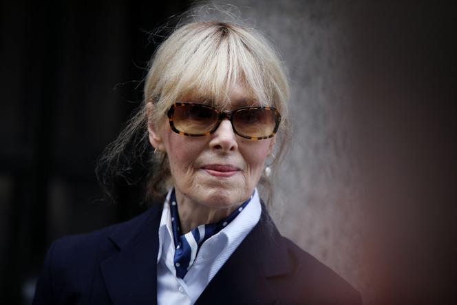 Elizabeth Jean Carroll quitte la cour d’appel fédérale de Manhattan après les débats dans le cadre d’un appel interjeté par Donald Trump, à New York, le 6 septembre 2024. 