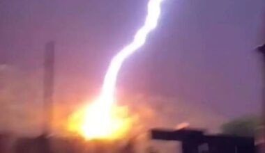 "Une énorme détonation": l'incroyable photo de l’impact de foudre qui a frappé Nice hier soir