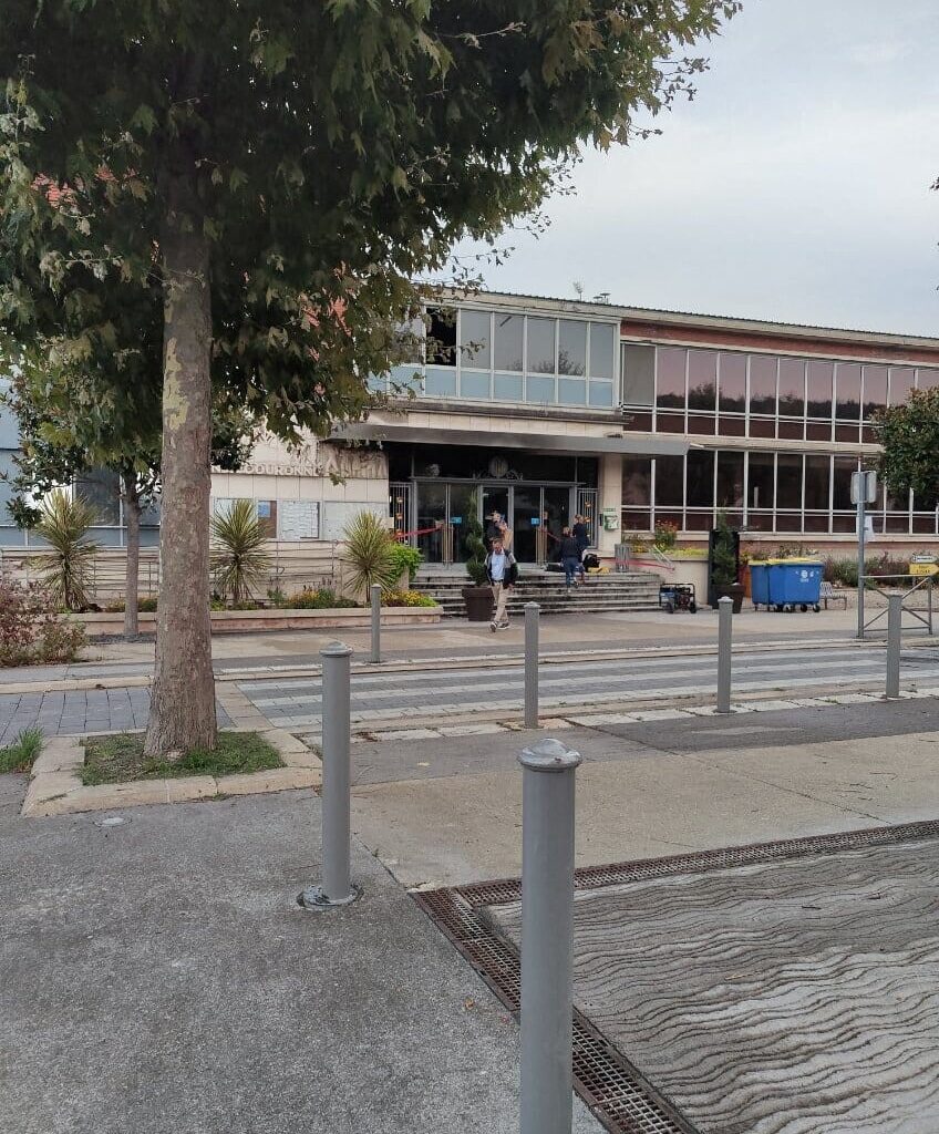 la mairie de Grand-Couronne ravagée par un incendie