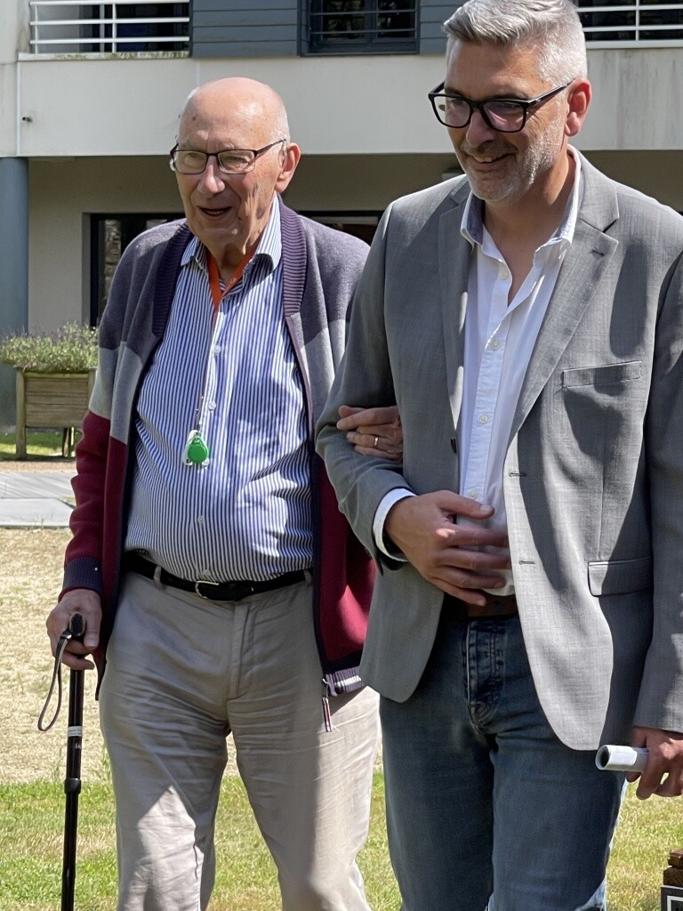 À 94 ans, ce photographe amateur de Normandie expose toujours dans le Sud Manche