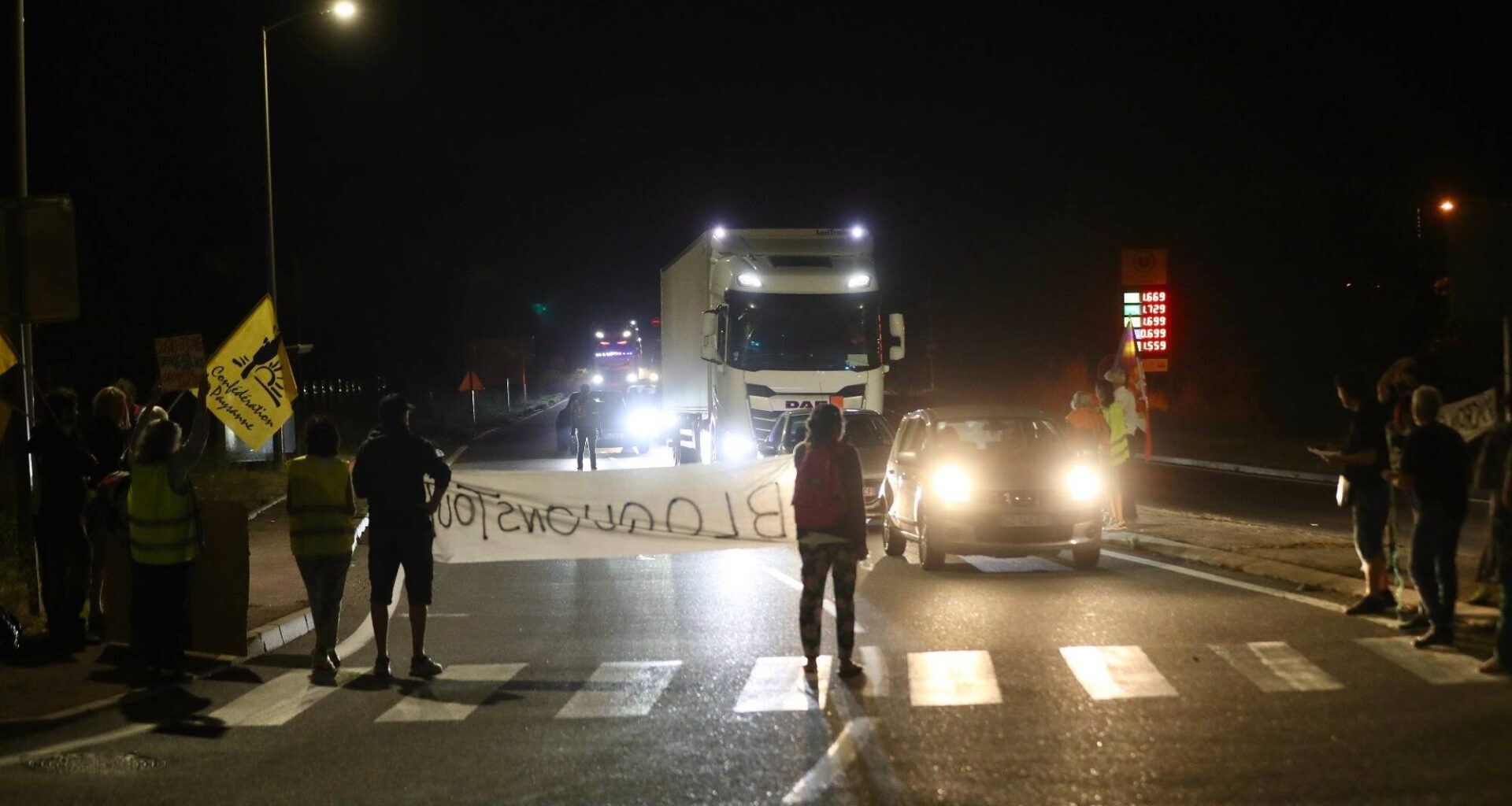 Mouvement "Bloquons tout" du 10-Septembre: une opération de tractage dans le Var, des rassemblements à Nice... suivez en direct les mobilisations dans les Alpes-Maritimes et le Var