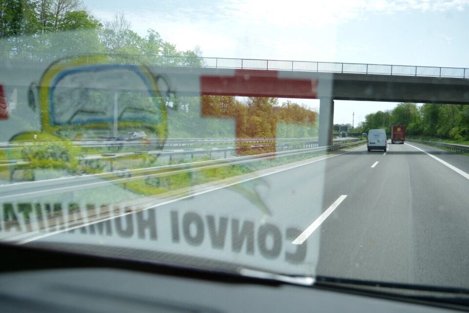 Le journaliste a suivi des bénévoles de Normandie jusqu'en Ukraine.