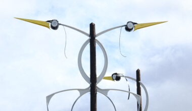 C’est quoi cette sculpture de 9 mètres de haut en cours d’installation face à la Prairie de Caen ?