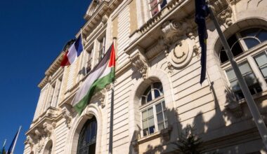 les préfets sommés d’interdire les pavoisements