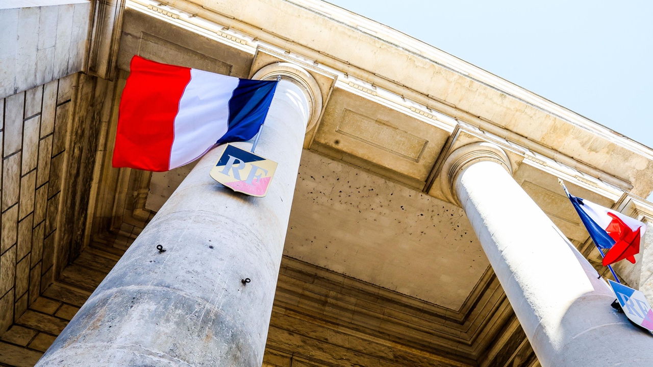 Un ex-policier jugé aux assises de Paris, accusé d’avoir étranglé et tué sa compagne