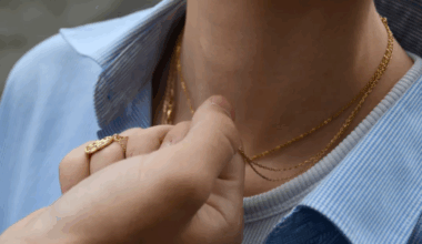 une dame de 86 ans privée du pendentif souvenir de son mari