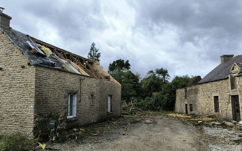 Le petit village de Kerchevet, situé dans la commune de Guéhénno, a subi de gros dégâts mardi matin, après le passage d’une tornade.