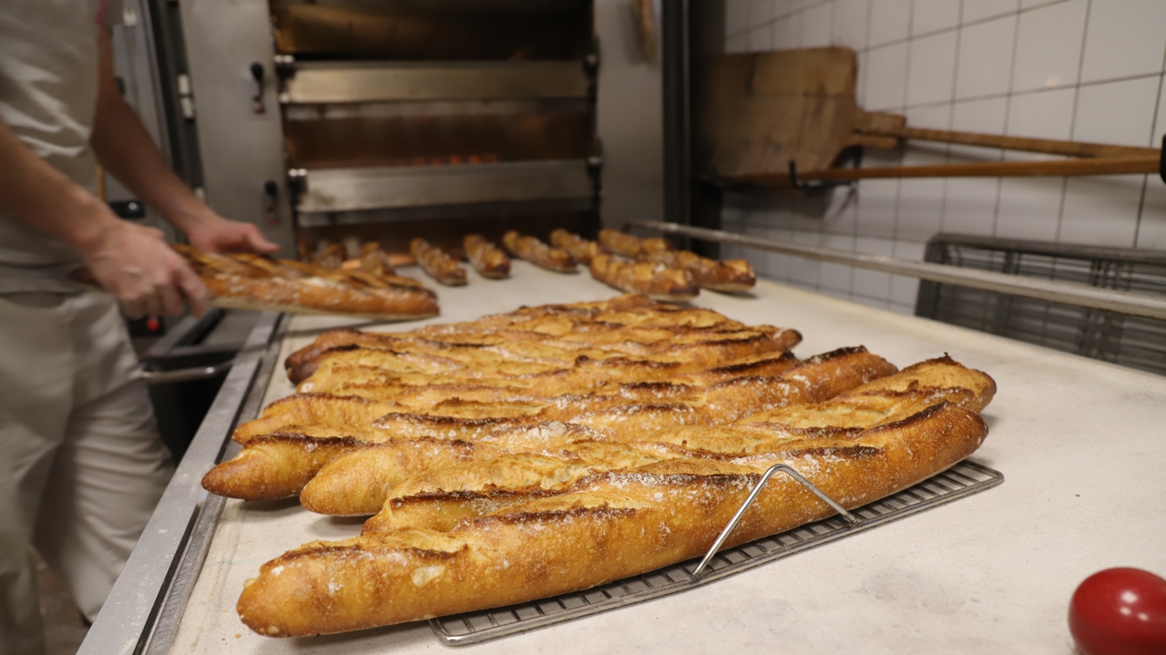 un boulanger grièvement blessé parce qu’il a refusé de vendre du pain à 4 h 30 du matin