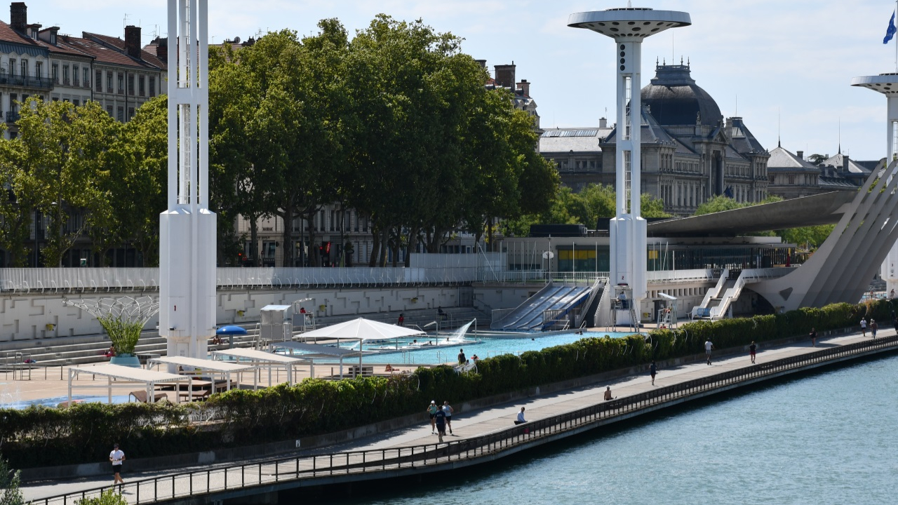 agression au couteau sur les berges du Rhône, deux jeunes blessés
