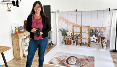 « Il y a beaucoup de lumière naturelle » : la photographe Stéphanie Harnay ouvre son studio photo à Châteaulin
