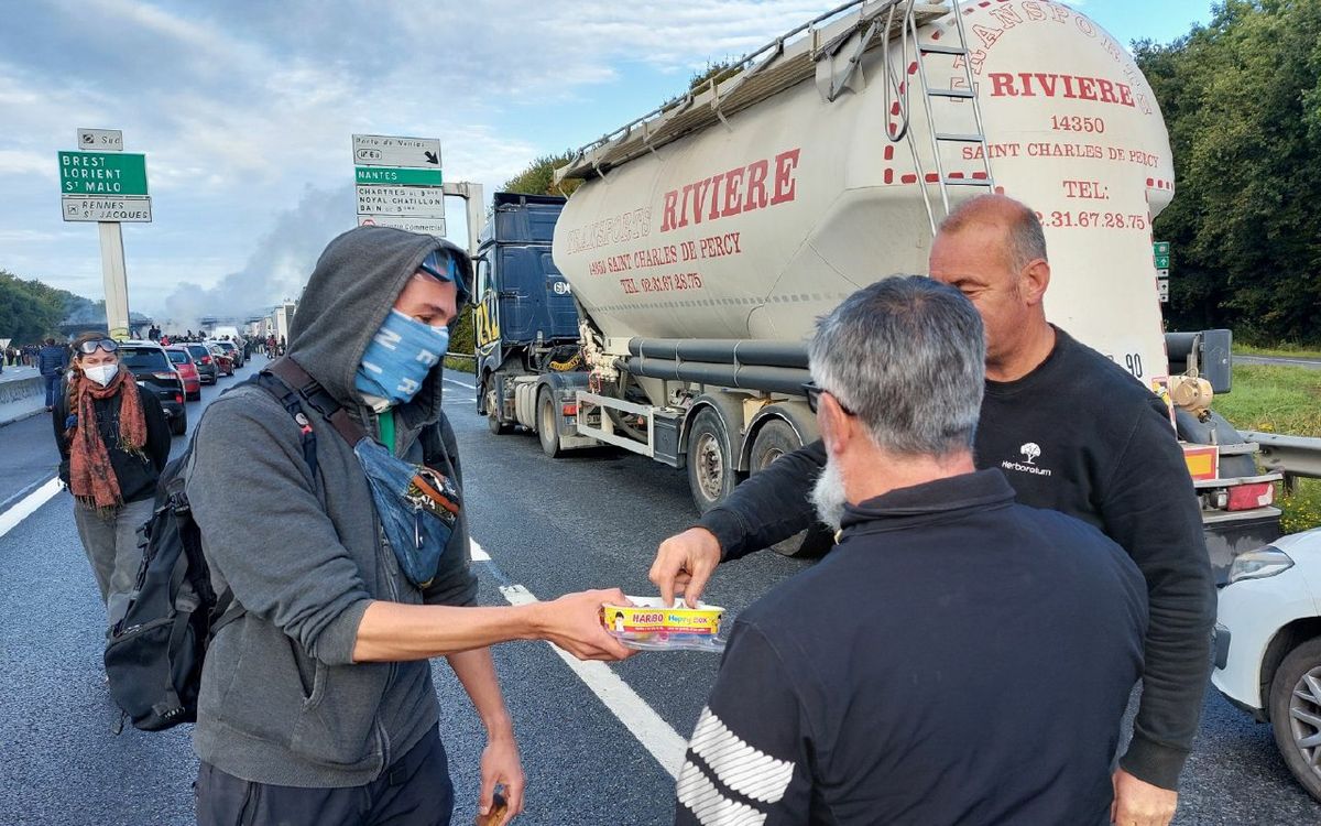 « On peut comprendre le ras-le-bol » : bloqués sur la rocade de Rennes, les automobilistes résilients