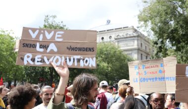 à Paris, les thèmes de gauche s’imposent dans le mouvement "Bloquons tout"