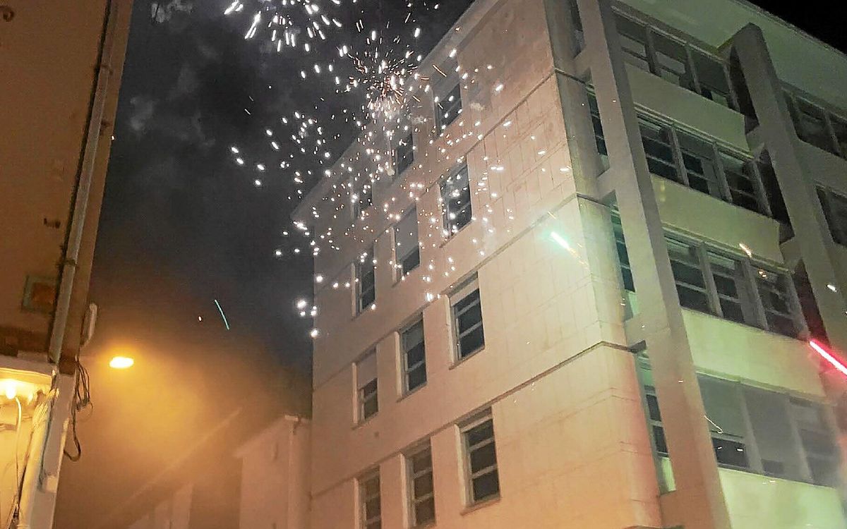 « Ils ont bloqué la route » : un feu d’artifice tiré dans le centre de Rennes, la police intervient