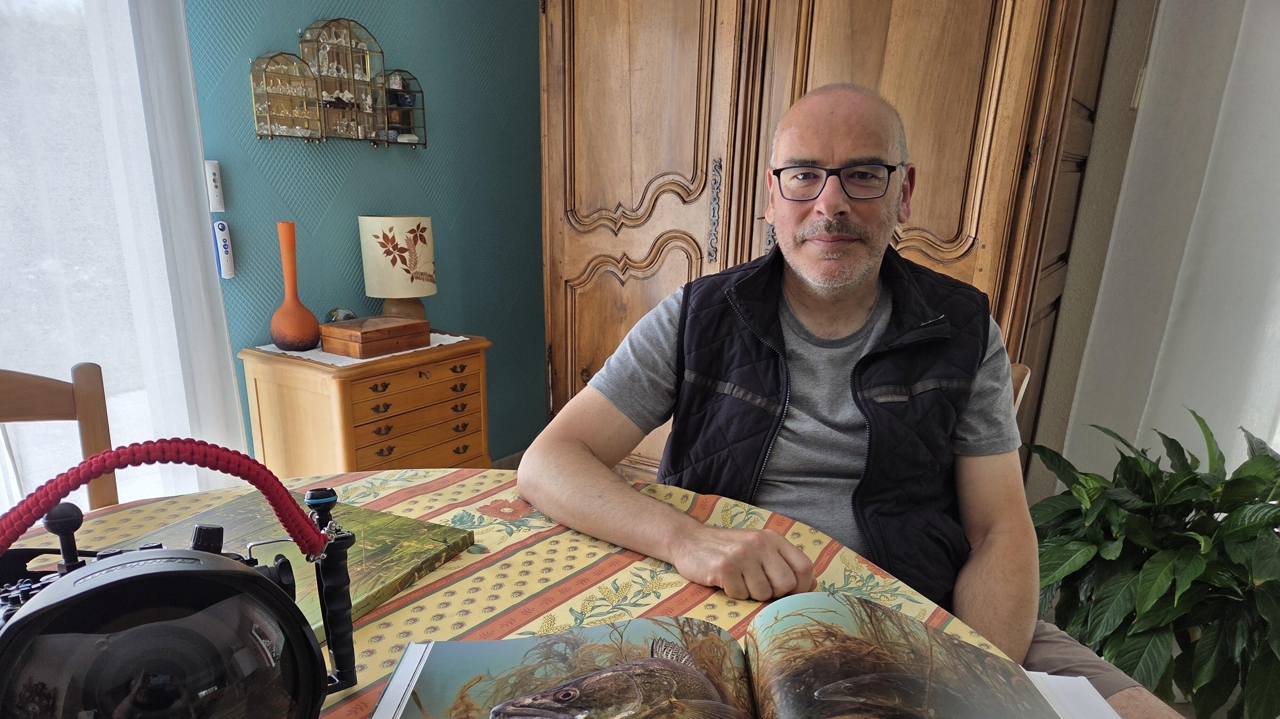 le photographe Bruno Guénard n’a pas peur de plonger en eaux troubles