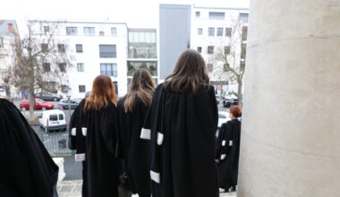 ses enfants sont en Russie avec leur mère, il ne les a pas vus depuis 2017