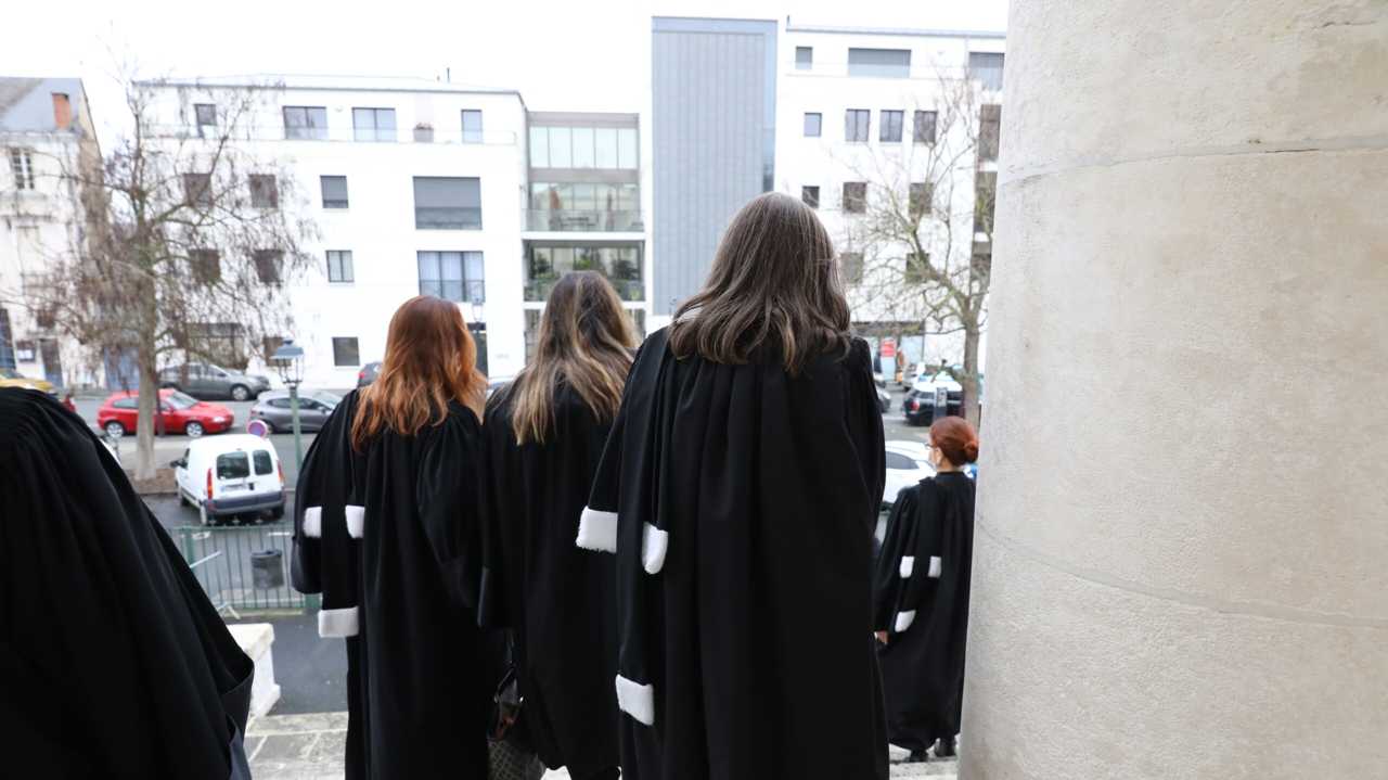 ses enfants sont en Russie avec leur mère, il ne les a pas vus depuis 2017