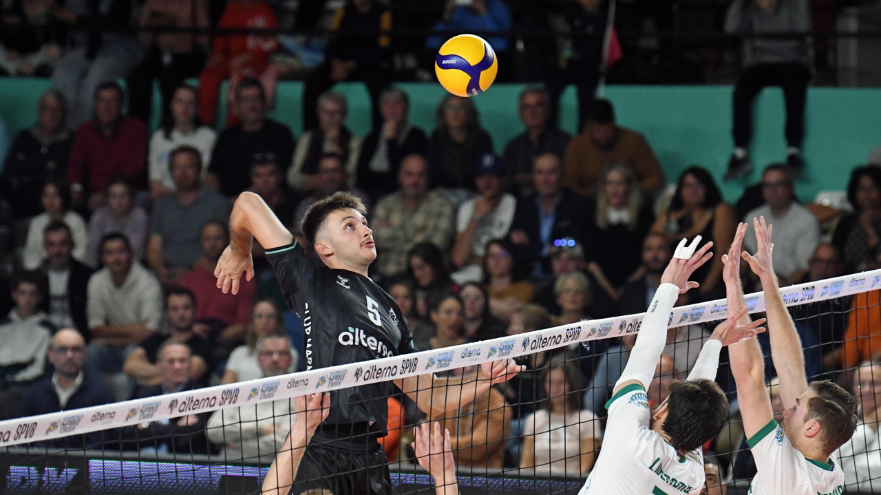 l’Alterna Stade Poitevin cède dans le tie-break à Paris lors de son deuxième match amical