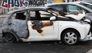 Il met le feu à une voiture près de Lyon, un adolescent retrouvé par la police grâce à son téléphone oublié sur place