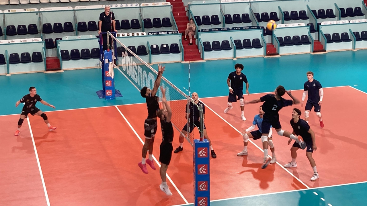 le Tours Volley-Ball avec Heslinga en attendant les autres retours du Mondial