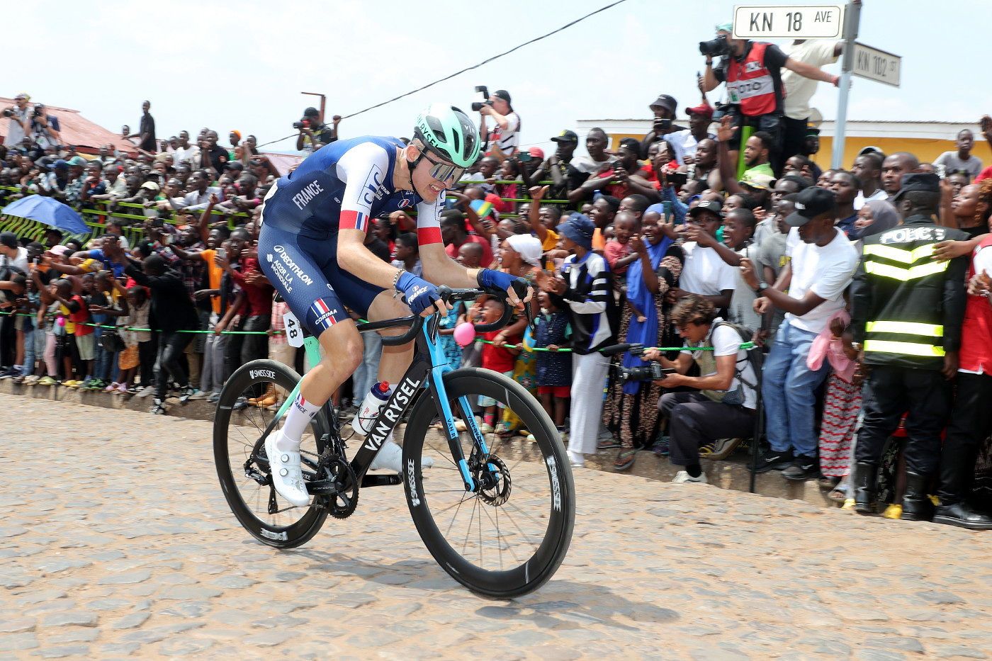 « Un moment hors du temps » pour Paul Seixas, « pas de miracle » pour Thomas Voeckler - Actualité