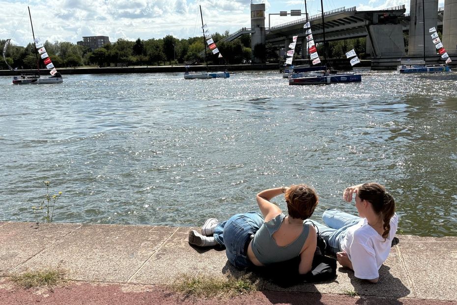 les 35 bateaux ont quitté Rouen pour rejoindre la baie de Seine