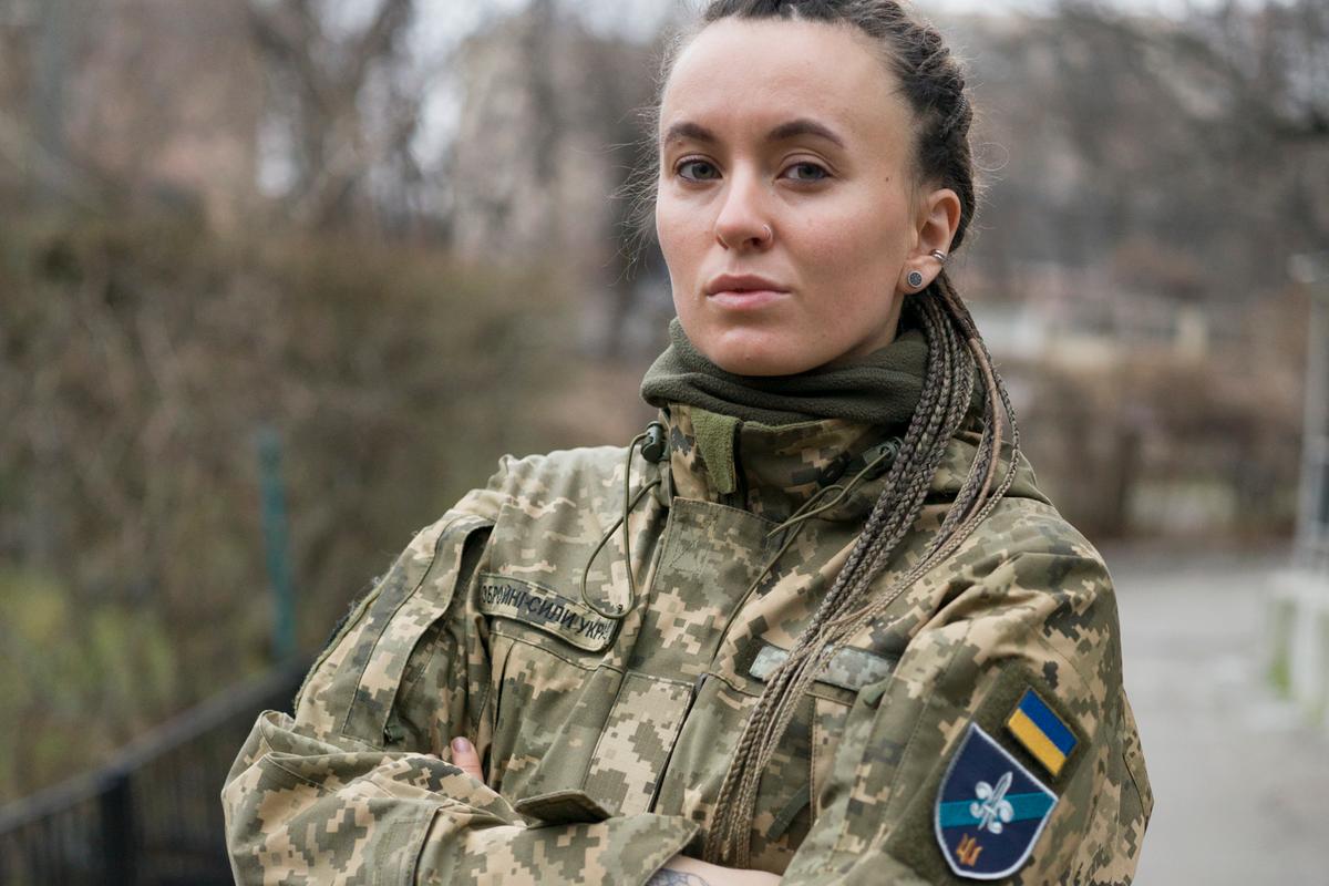 Yaryna Chornohuz, la poétesse qui s’est engagée sur le front ukrainien pour ceux “qui ne vieilliront jamais”