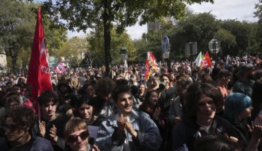 “Bayrou est parti mais avec Lecornu, c’est de la provocation”