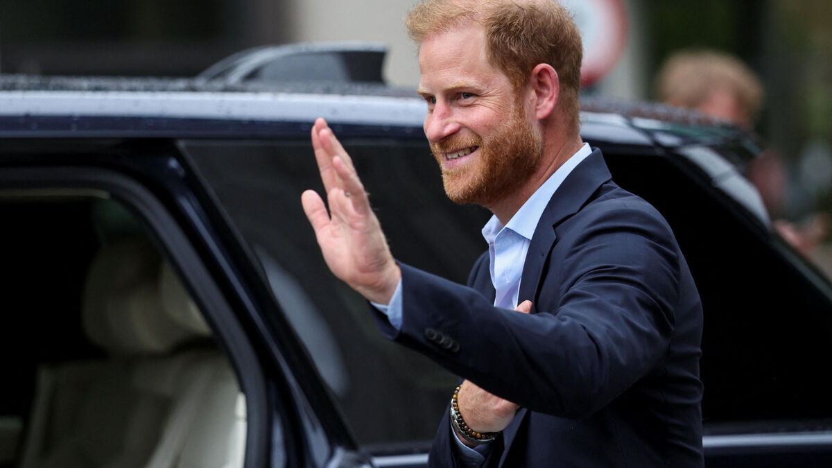 Il a « adoré » sa visite : après avoir revu son père le roi Charles III, le prince Harry repart du Royaume-Uni