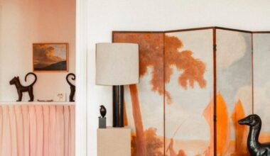 Paris : un appartement de collectionneur pensé comme un repaire rose bonbon