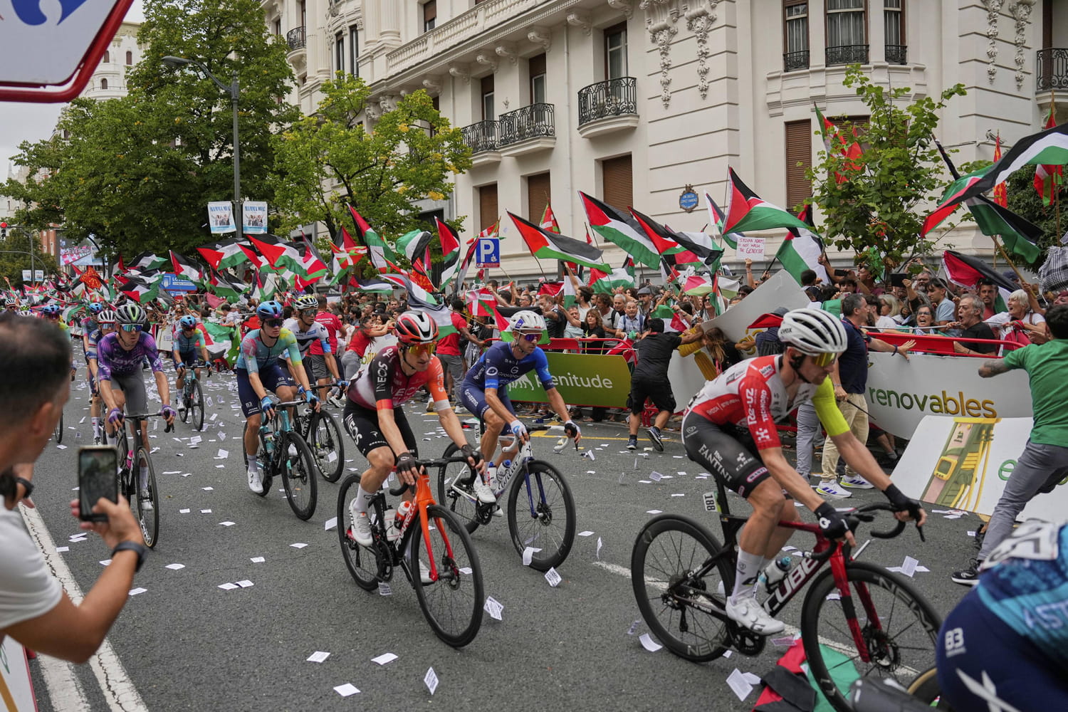les coureurs agacés, une 12e étape sous tension, le classement