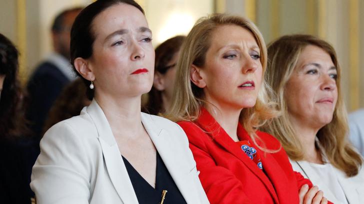 Affaire Legrand-Cohen : les patronnes de France TV (Sibyle Veil, au milieu) et de Radio France (Delphine Ernotte Cunci, à gauche) ripostent contre les médias Bolloré. (photo d’illustration)