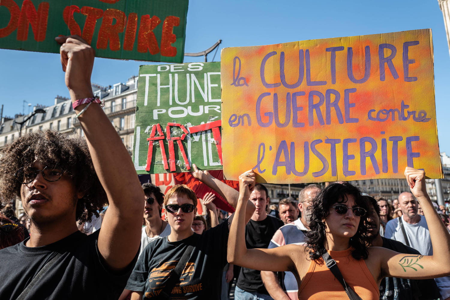 18 septembre, en direct : manif, blocages et interpellations, suivez la situation