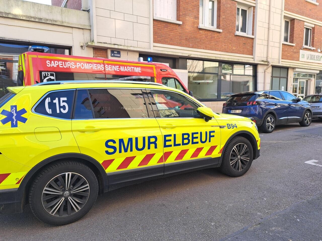 un piéton meurt renversé par un camion en plein centre-ville, des témoins "choqués"