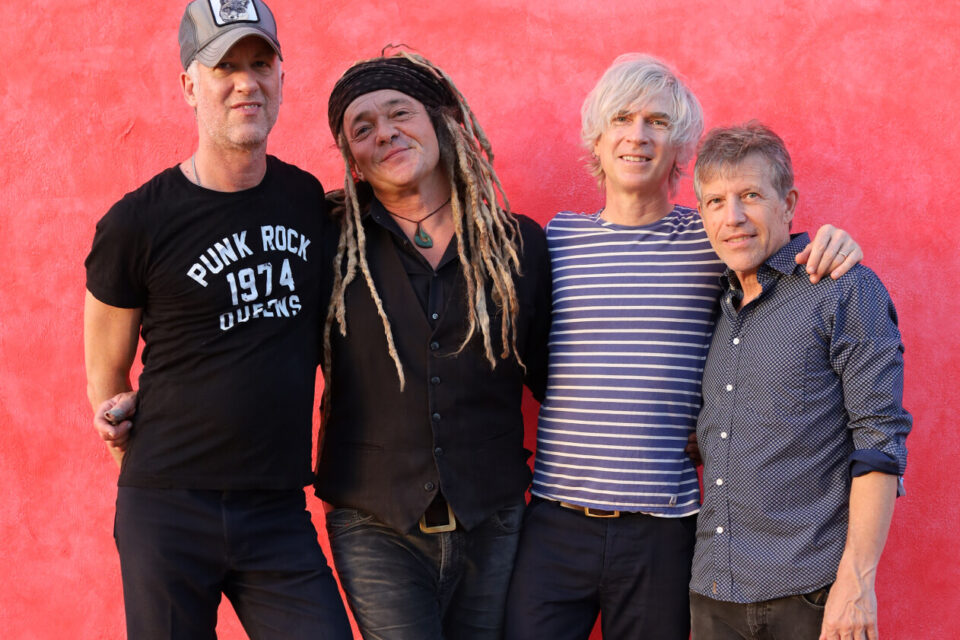 Nada Surf.