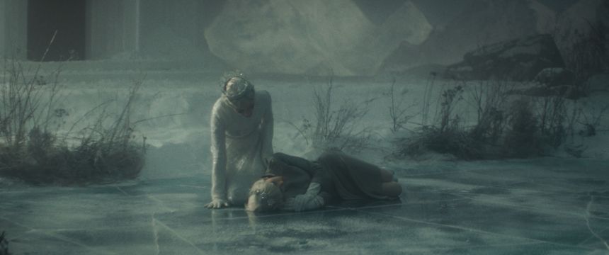 Marion Cotillard (Cristina) et Clara Pacini (Jeanne) dans "La Tour de glace"