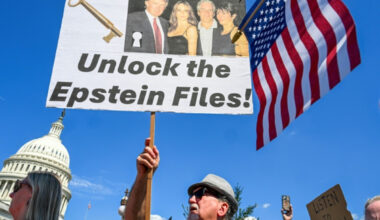 Une lettre écrite à Epstein et attribuée à Trump rendue publique - 08/09/2025 à 22:56