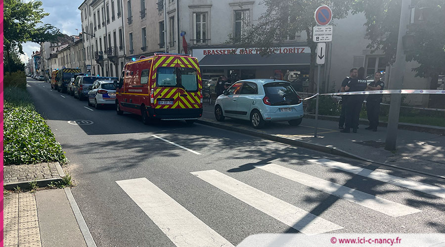 un forcené armé d’un objet tranchant neutralisé par les policiers au taser