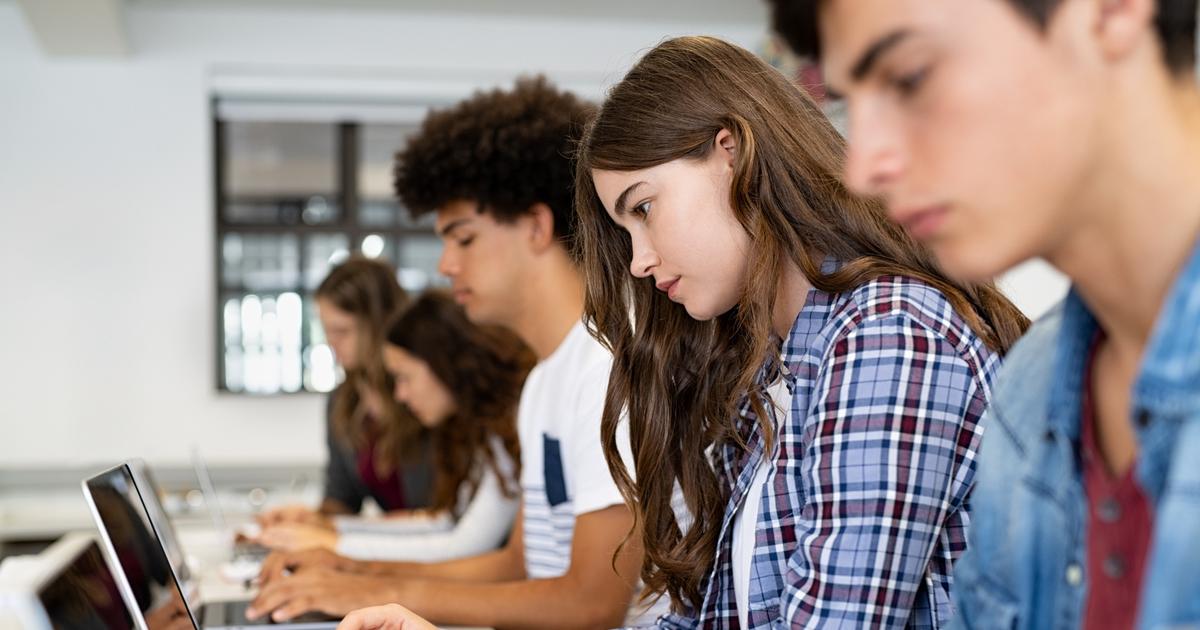 les enseignants vent debout contre les manuels numériques de la région Île-de-France