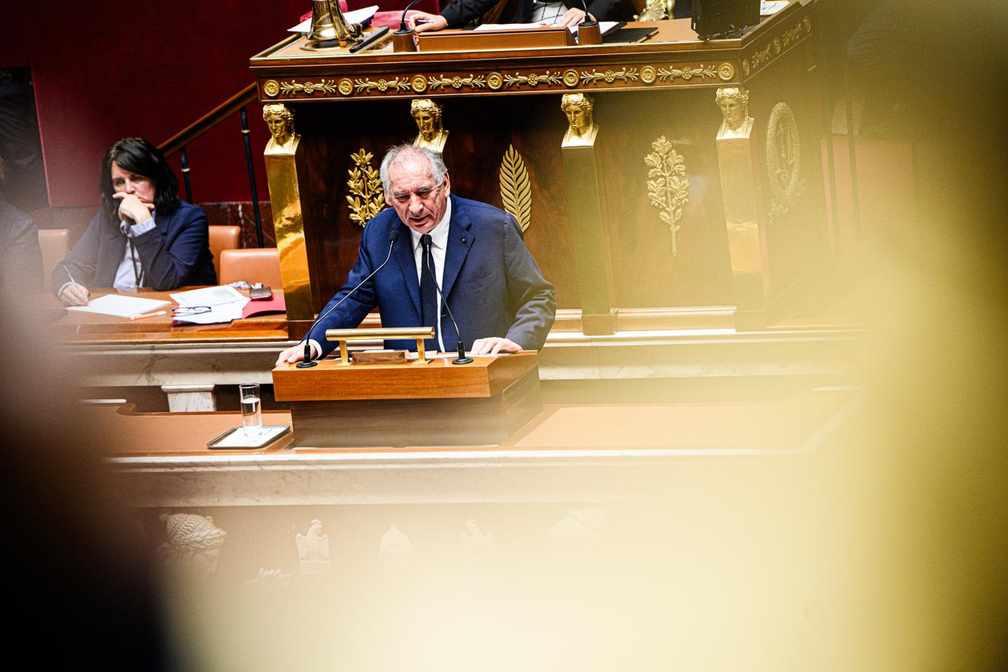Chute de François Bayrou, récit d’une fin jugée sans panache