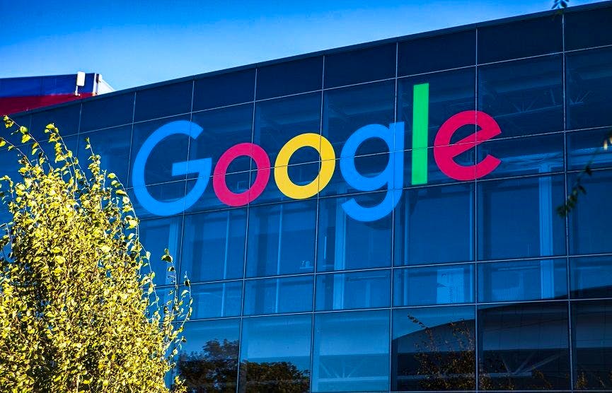 Google a été condamné mercredi aux Etats-Unis à verser 425,7 millions de dollars de dommages à près de 100 millions d’utilisateurs.