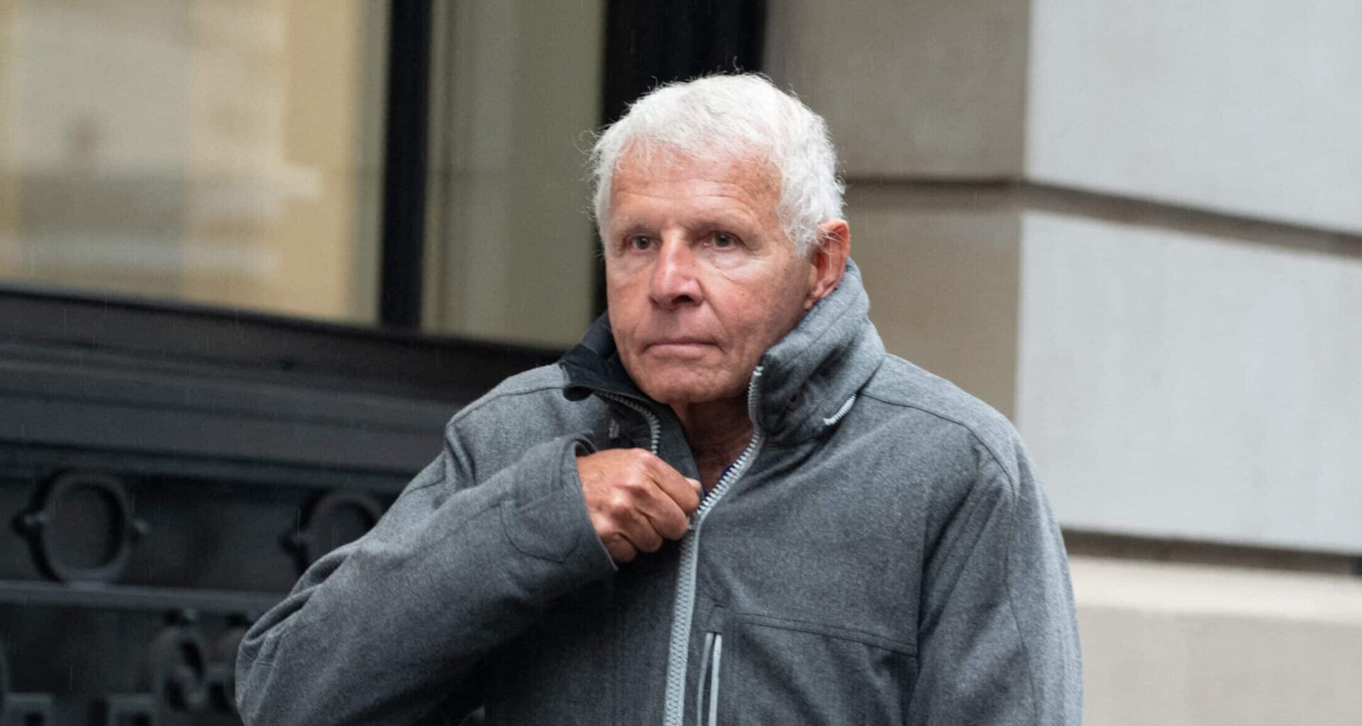 PPDA confiné chez lui : le journaliste ne se montre plus depuis plusieurs mois