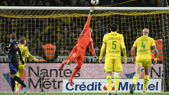 Anthony Lopes (Nantes) à la parade contre l'OL